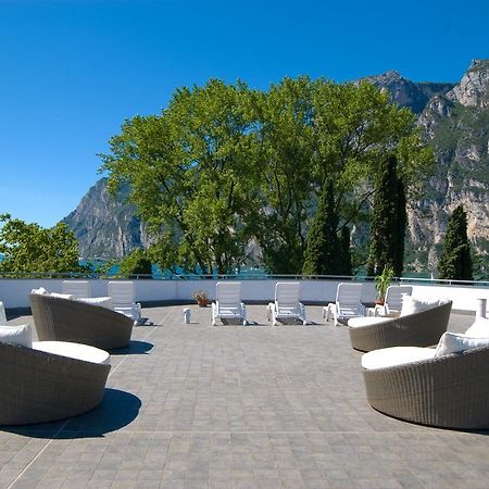Hotel Oasi Wellness & Spa Рива дел Гарда Екстериор снимка