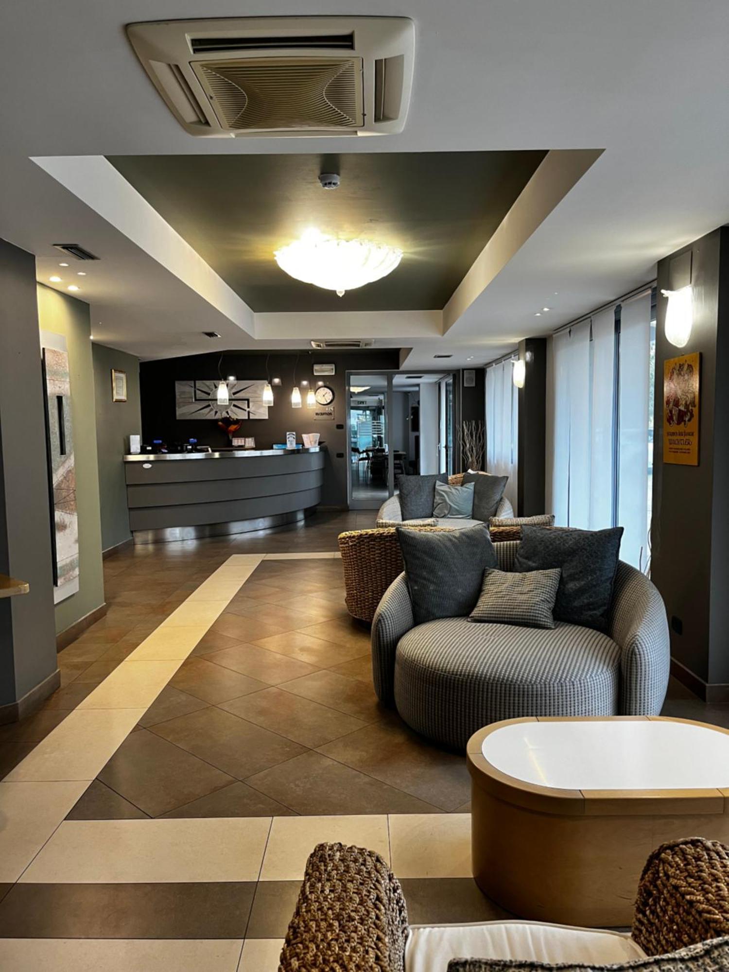 Hotel Oasi Wellness & Spa Рива дел Гарда Екстериор снимка