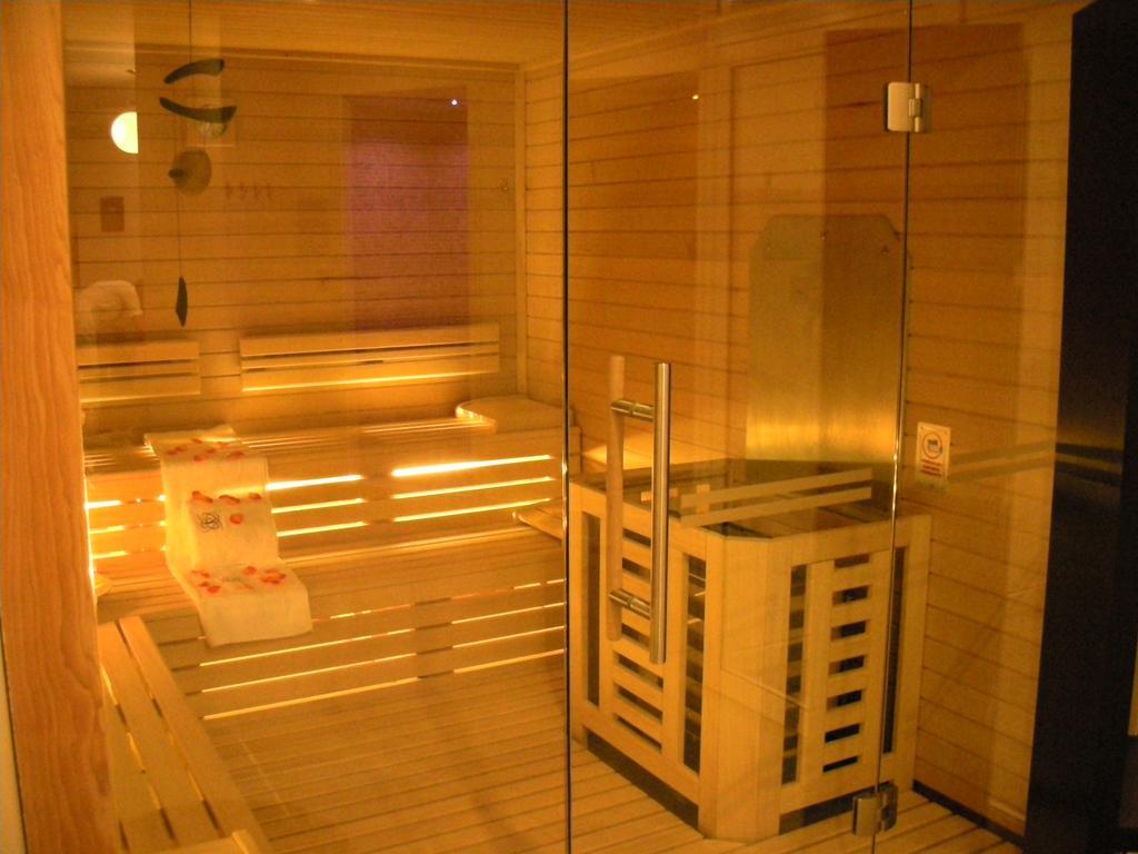 Hotel Oasi Wellness & Spa Рива дел Гарда Екстериор снимка